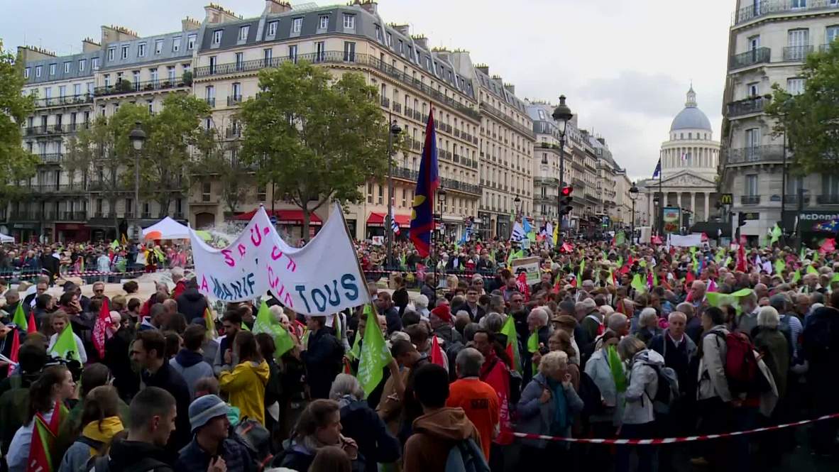 France: Tens of thousands protest against IVF for single women and lesbians