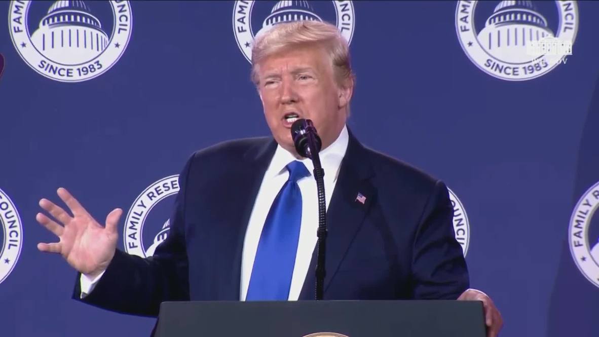 USA: 'Witch hunt' - Trump slams impeachment inquiry