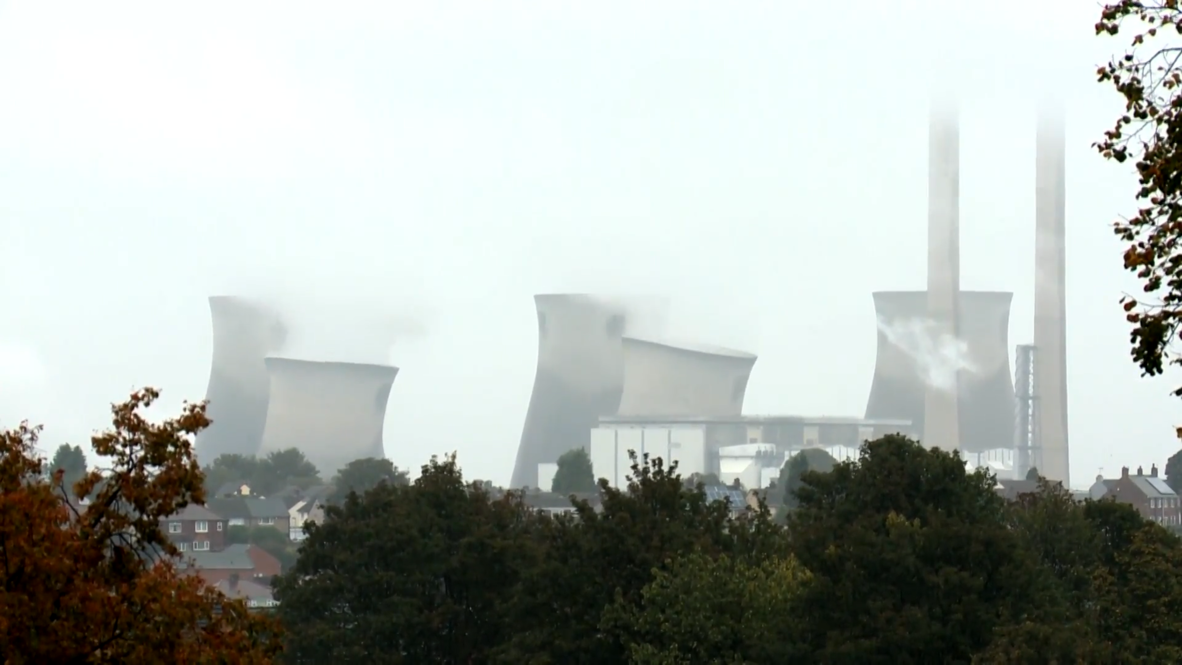 UK: Ferrybridge cooling towers go down in style in controlled explosion
