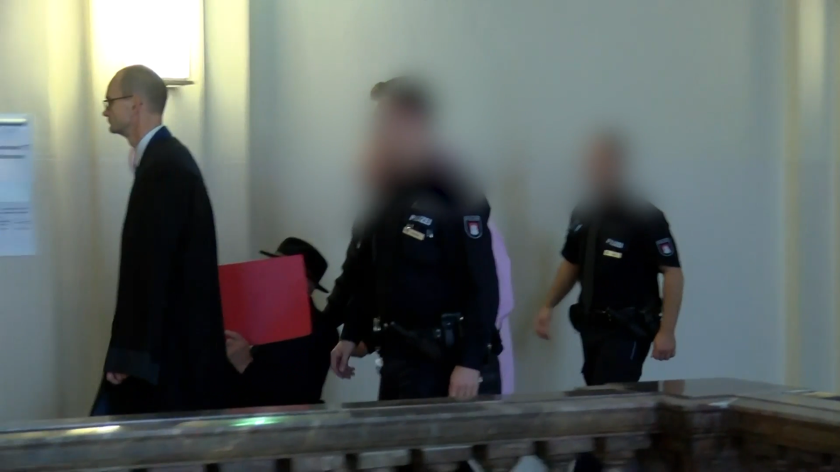 Germany: 93-year old Nazi guard's trial of 'great historic significance' - prosecutor