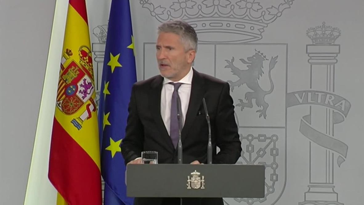 Spain: Int. minister calls out Catalonia leader for 'dragging his feet' in condemning violence