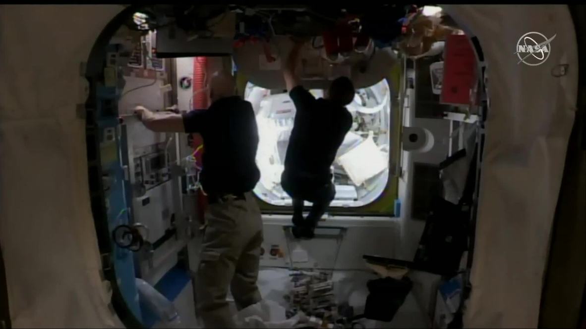 EEI: Dos astronautas de la NASA realizan la primera caminata espacial exclusivamente femenina