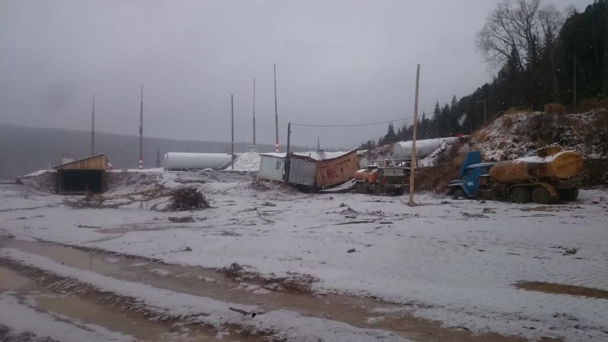 Rusia: 13 personas mueren tras colapsar un dique en Siberia