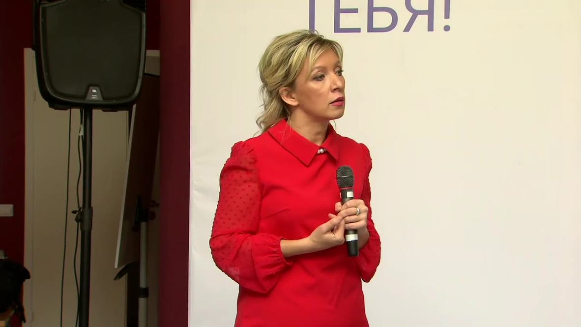 Россия: "И ножницы могут быть тупыми, и человек " - Захарова о работе СМИ на встрече с участниками патриотического лагеря "Поколение"