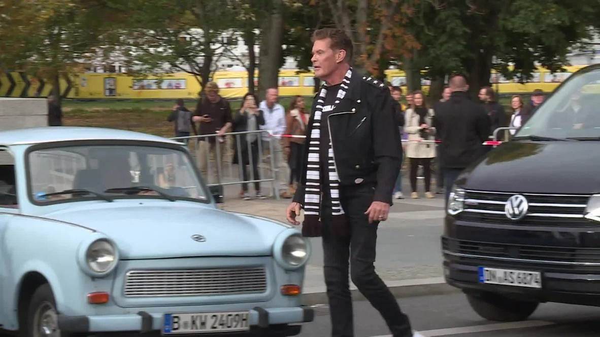 Trabbies honk Hasselhoff's 'Looking for Freedom' in Berlin
