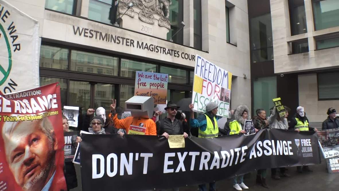 UK: Protests outside court for WikiLeaks' Assange extradition case