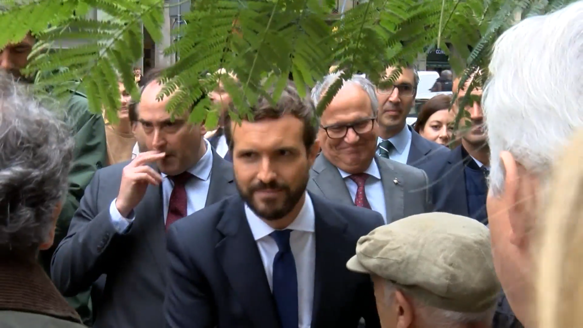 Spain: People's Party leaders visit Barcelona police HQ amid protests
