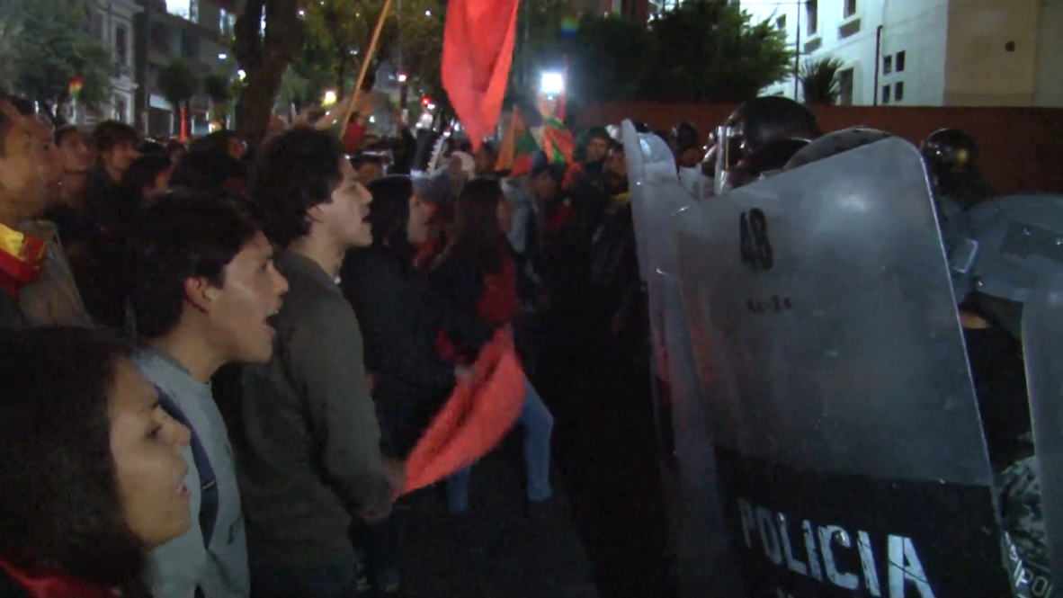 Bolivia: Disturbios y choques en La Paz tras resultados preliminares de las presidenciales