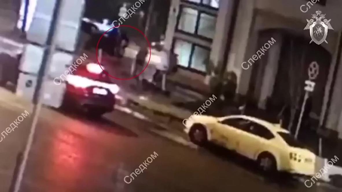 Россия: Шестимесячную девочку нашли на улице в центре Москвы