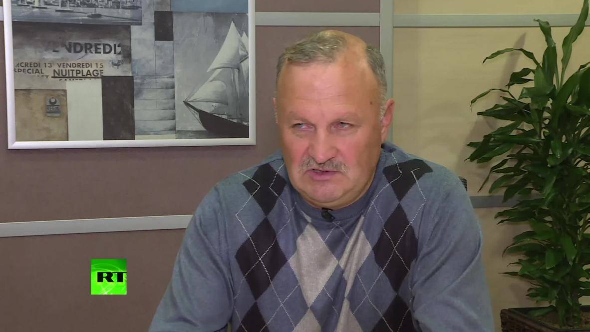 Россия: "Долгожданная встреча". Отец Бутиной ждет возвращения дочери в московском аэропорту *ПАРТНЕРСКИЙ МАТЕРИАЛ*