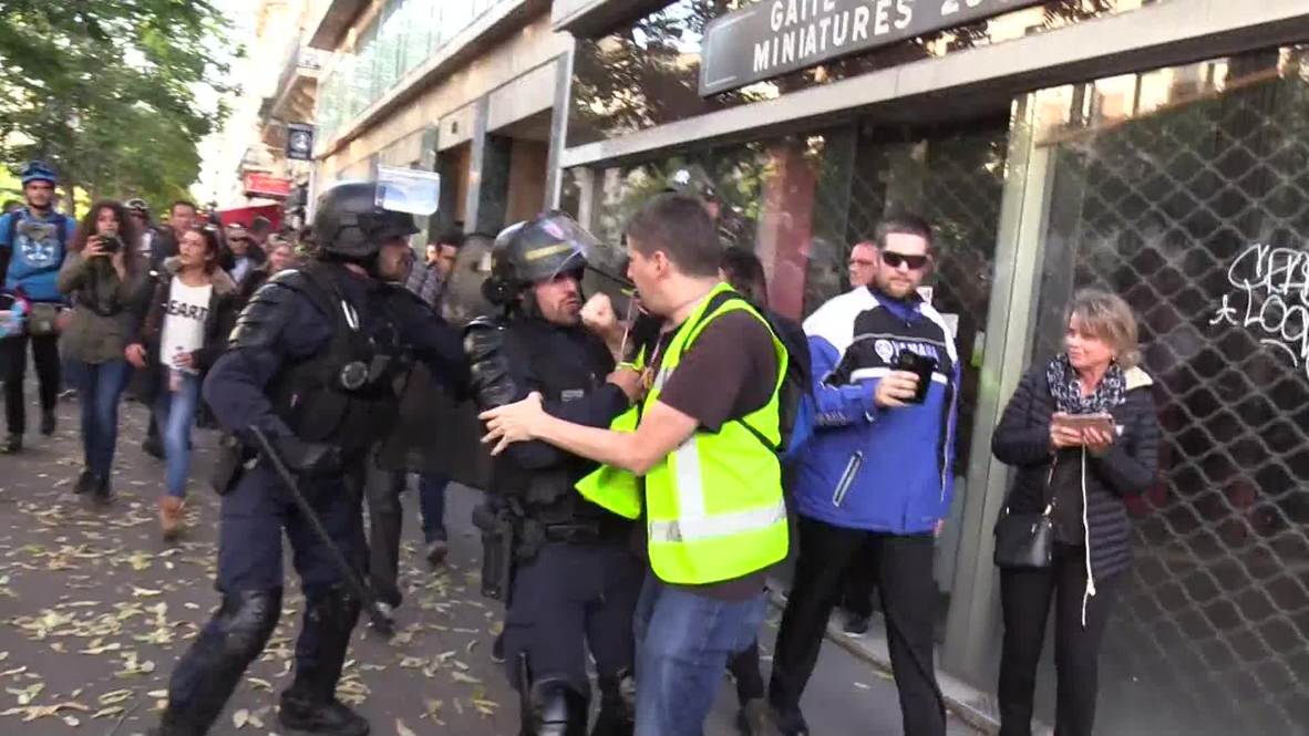 France: Yellow vests clash with police during 50th straight week of protests