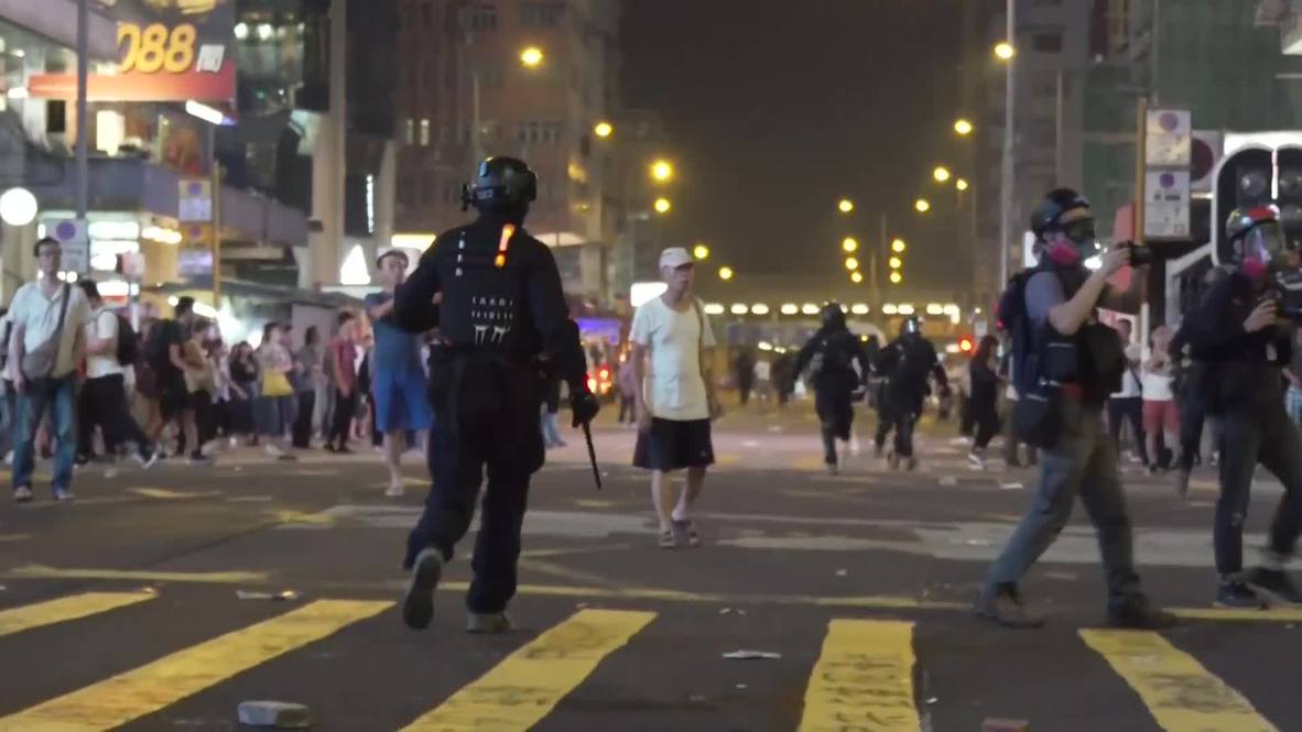 Hong Kong: Police use tear gas against anti-police rally