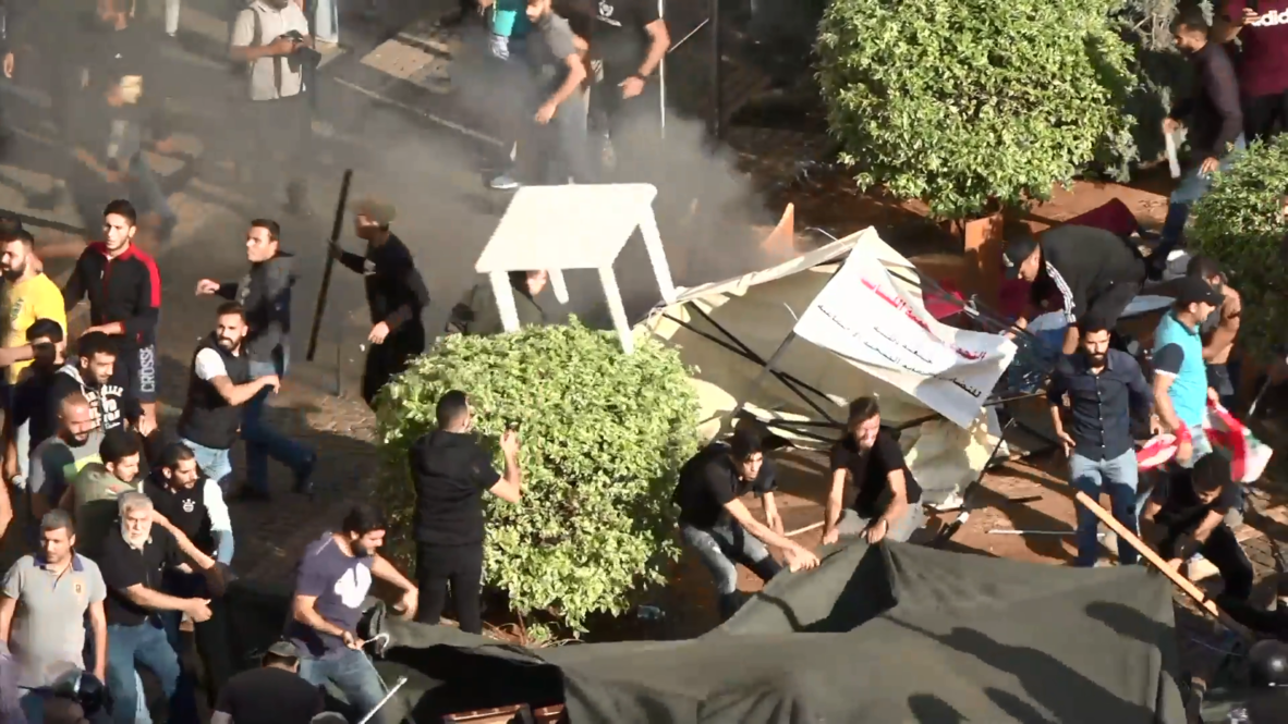 Líbano: Fuerzas de seguridad intervienen ante el ataque de partidarios de Hezbolá a manifestantes