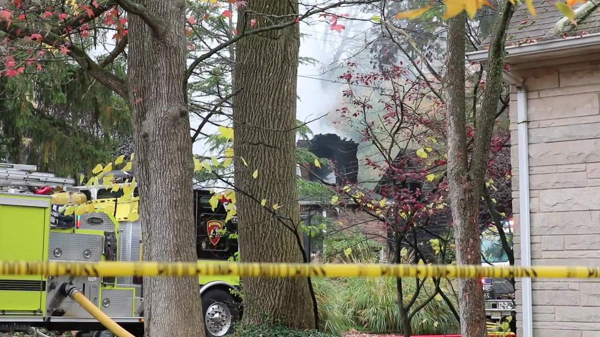 USA: Firefighters work at deadly plane crash site in New Jersey