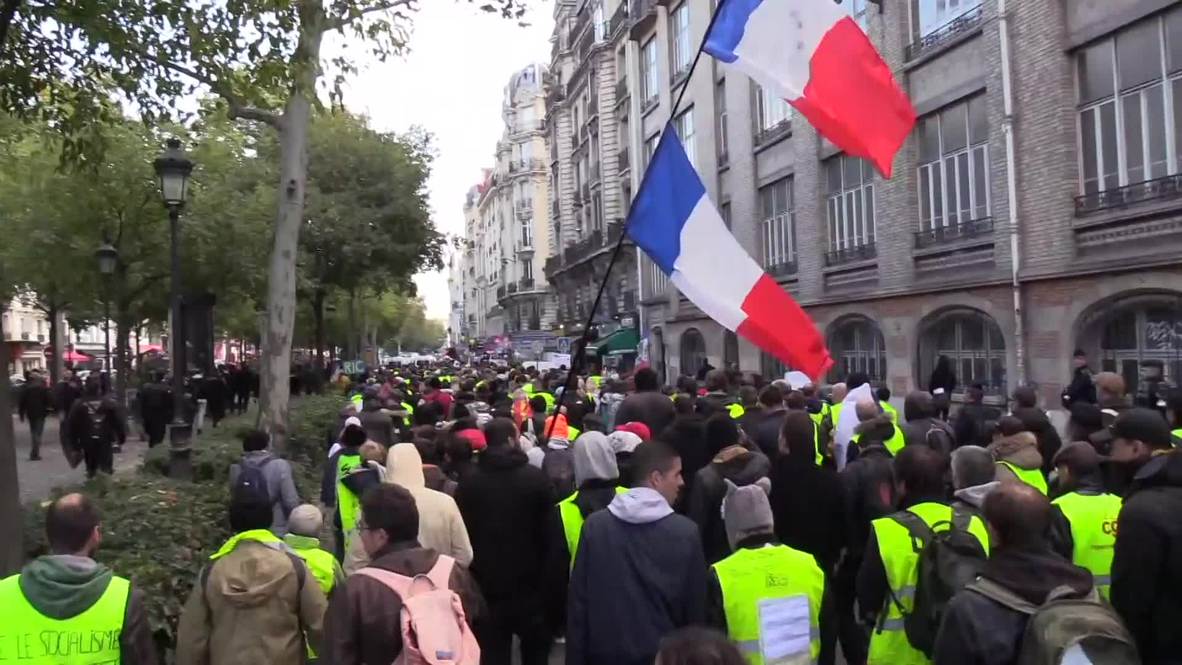Francia: "Chalecos amarillos" marchan en París días antes de su primera protesta