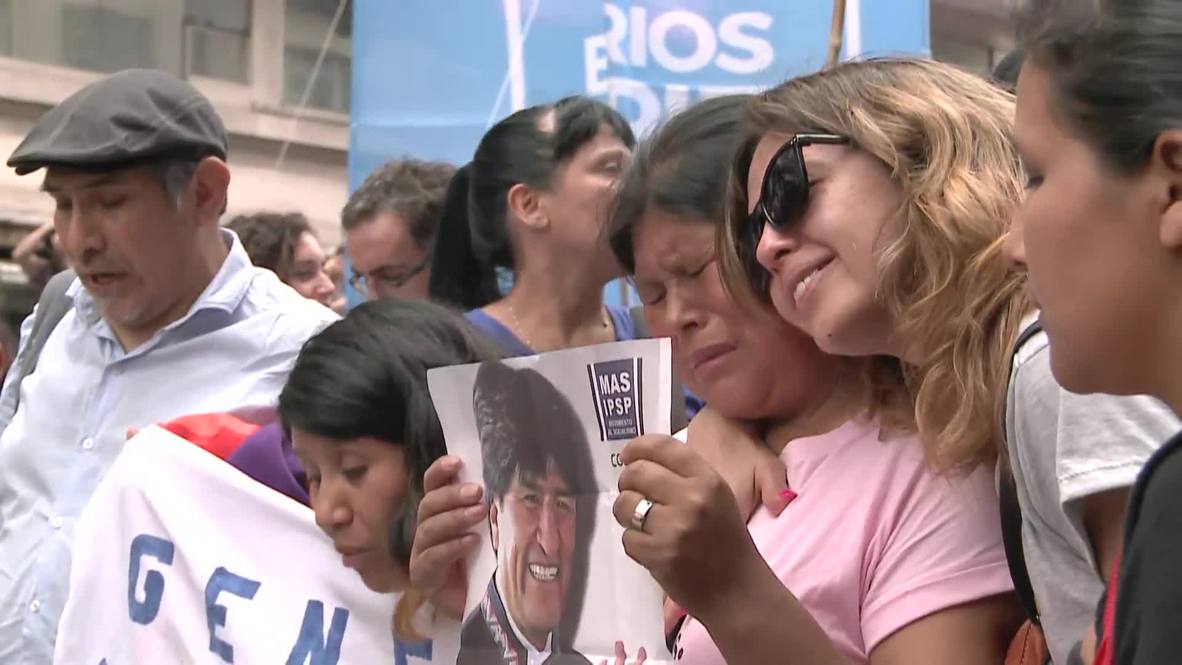 Argentina: Hundreds protest Morales's resignation in Buenos Aires