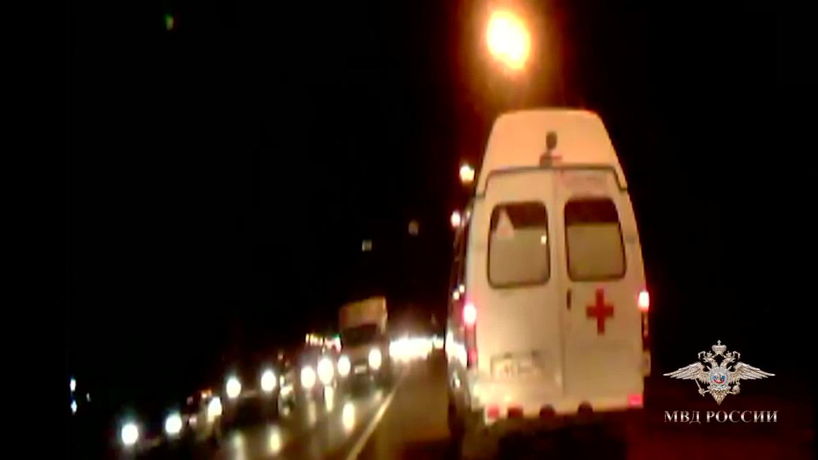 Опасная езда. Полицейские в Нижегородской области открыли огонь, чтобы остановить угонщиков "Скорой"