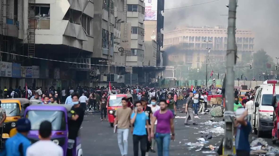 Iraq: Protesters met by tear gas and live rounds as unrest continues in Baghdad