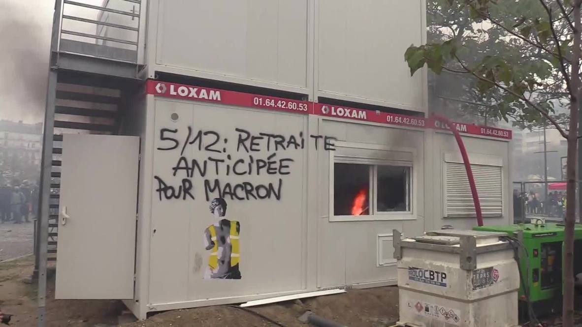 France: Tear gas deployed against Yellow Vests ahead of one-year anniversary