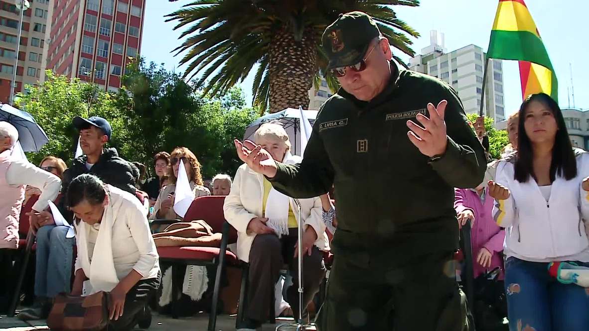 Bolivia: Police take part in 'mass for peace' in La Paz