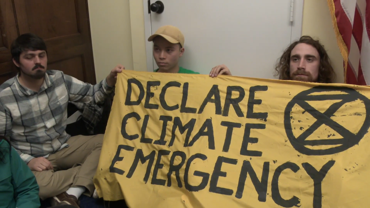 USA: Extinction Rebellion activists occupy top Democrat's office to launch hunger strike