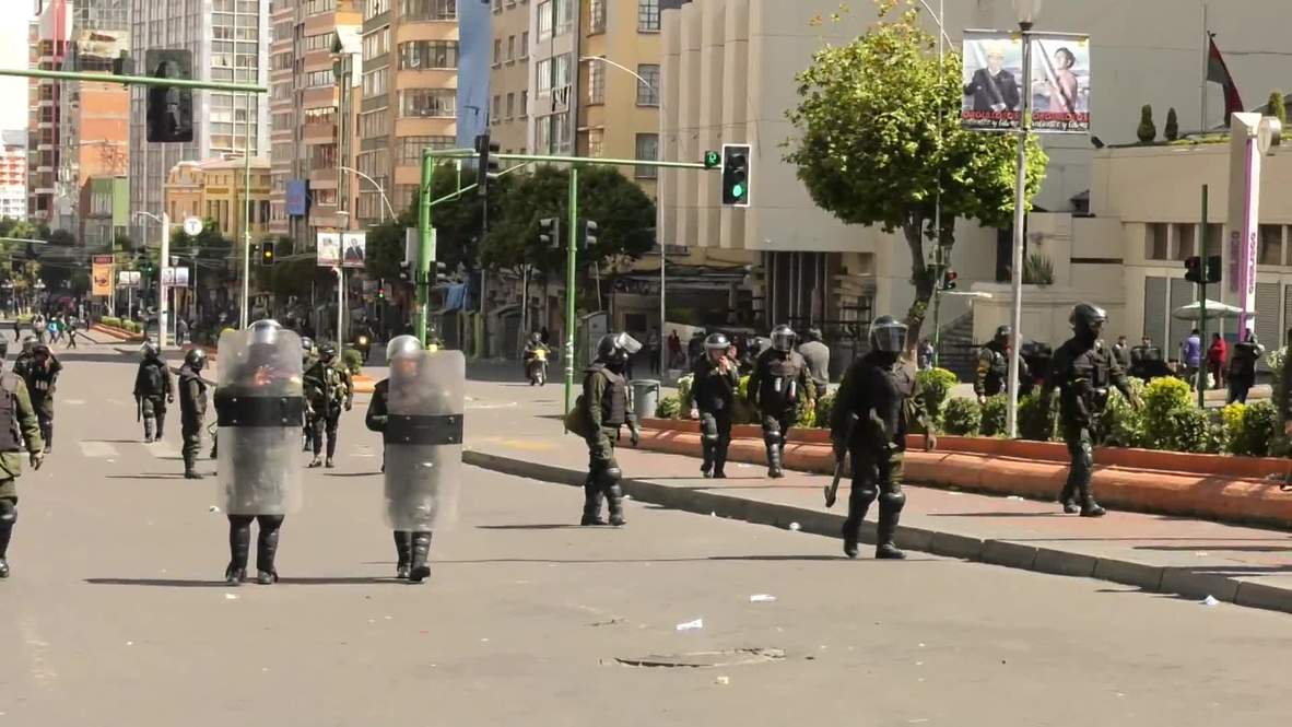 Bolivia: Police break up rally opposing interim government