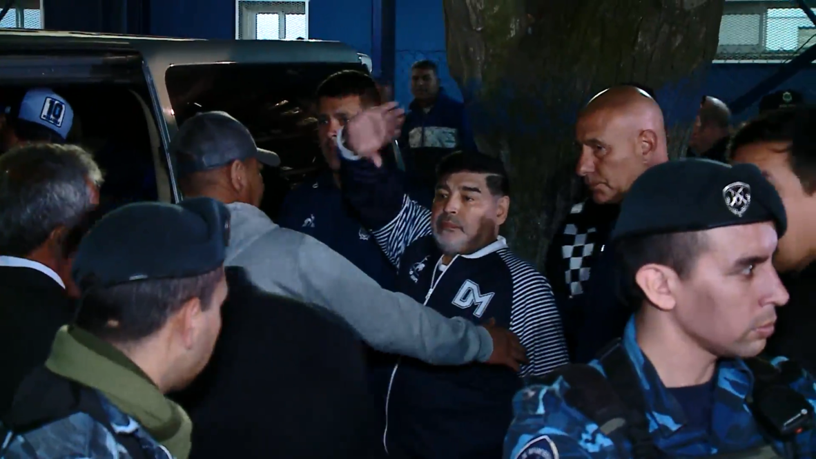 Argentina: Maradona pierde su primer partido tras su vuelta al Gimnasia como entrenador
