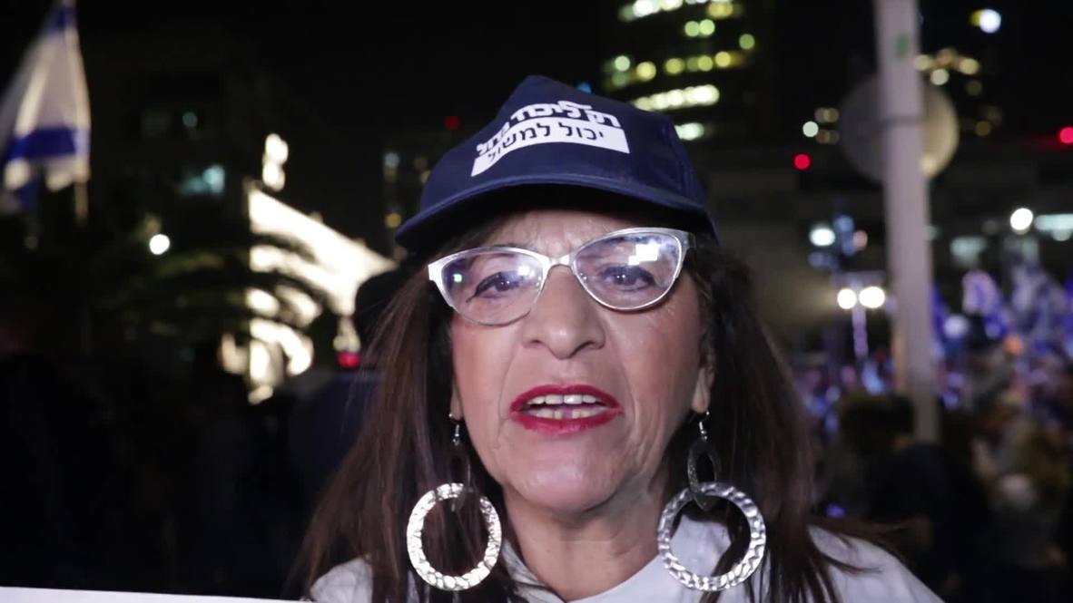 Israel: Netanyahu supporters slam 'dirty' investigation at Tel Aviv demo