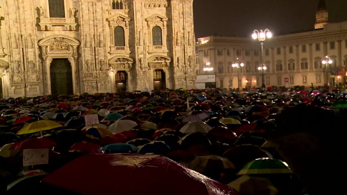 Italy: 'Sardines' activists fill Milan square for anti-Salvini protest