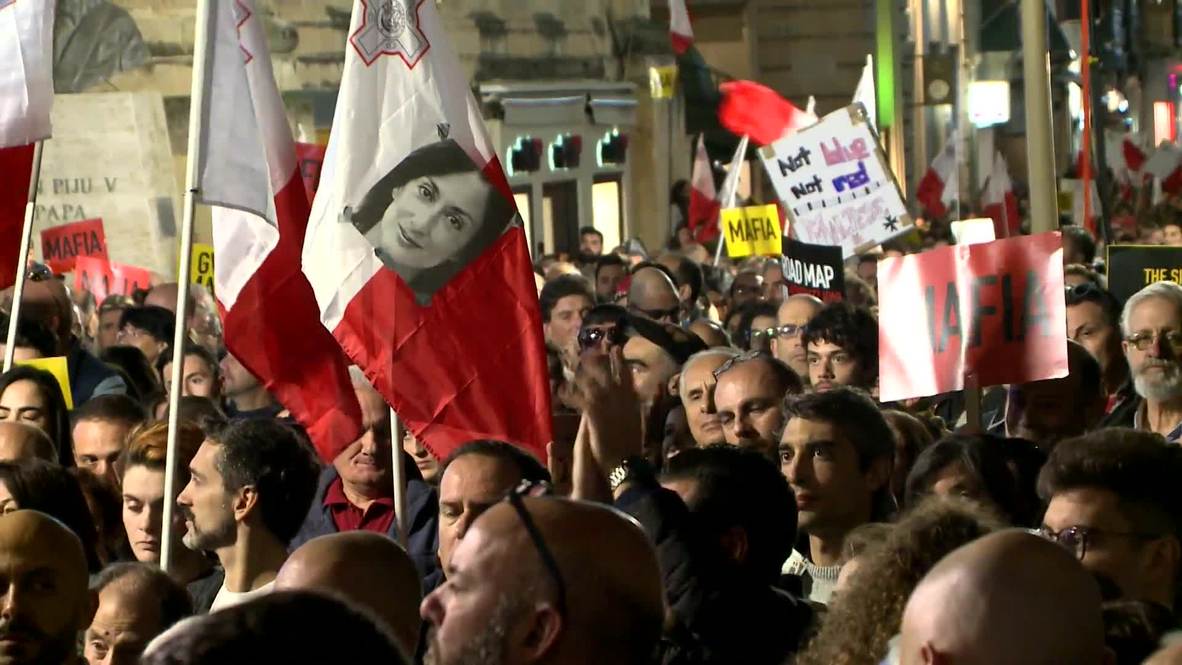 Malta: Thousands take to streets of Valetta amid calls for PM Muscat's resignation