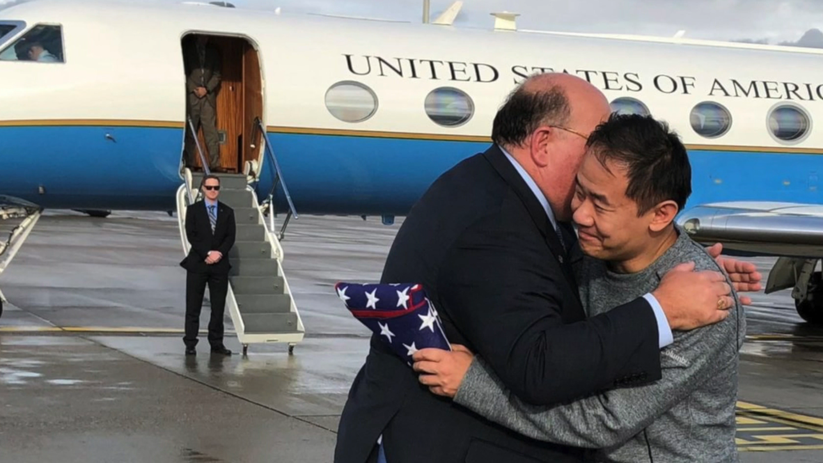 Switzerland: Iran frees Chinese-American scholar in prisoner exchange *STILLS*
