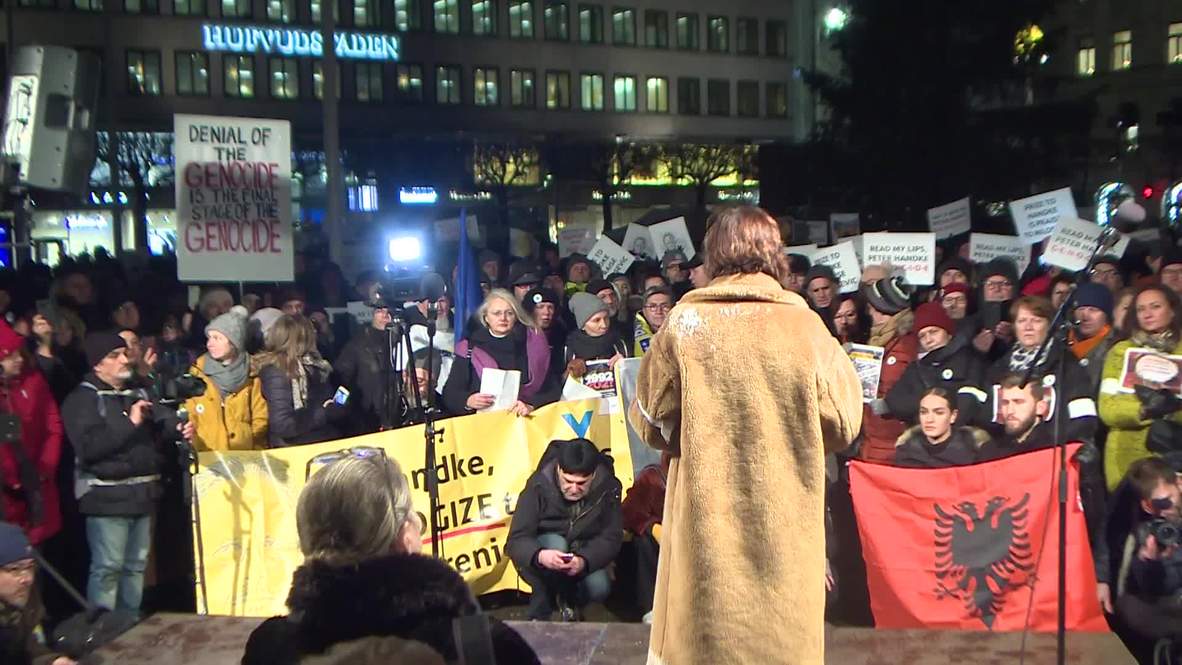 Sweden: Hundreds protest Handke's Nobel prize due to his Yugoslav war stance