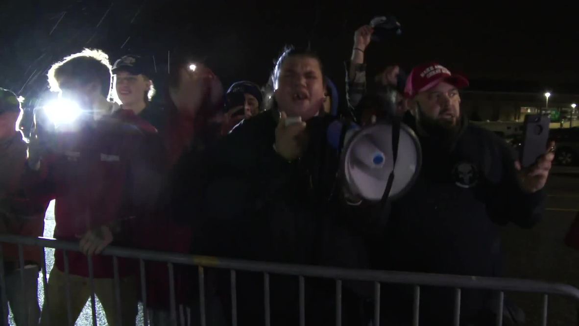 USA: Protesters and Trump supporters face off at Trump rally