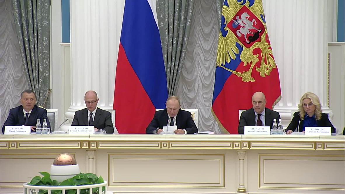 Россия: "Наши оппоненты то ли читать, то ли писать не умеют" – Путин о попытках исказить правду о ВОВ