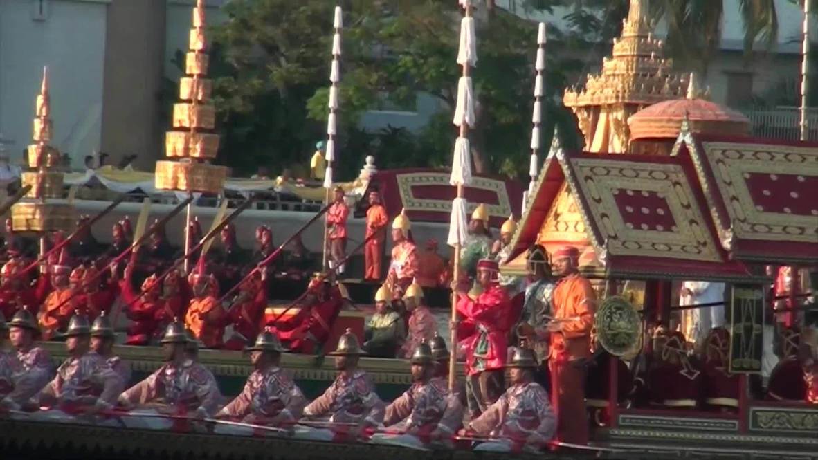 Thailand: Crowds witness King Vajiralongkorn barge procession through capital