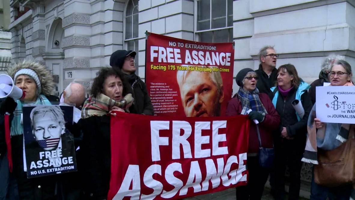 Reino Unido: Simpatizantes de Assange se manifiestan frente al tribunal de Westminster durante audiencia