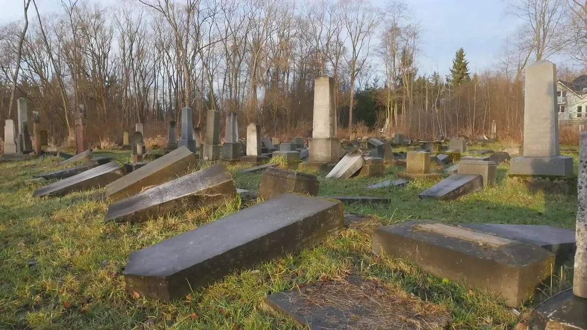 Eslovaquia: Atacan decenas de tumbas en un cementerio judío