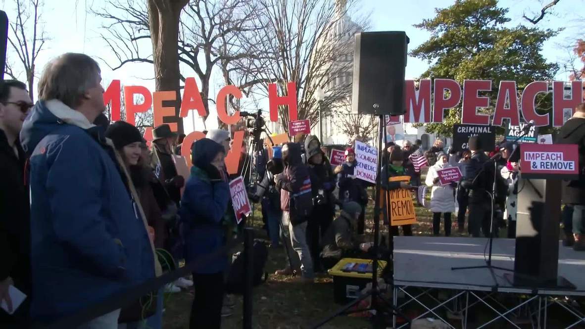 EE.UU.: Manifestantes piden que se "acuse y destituya" a Trump mientras Congreso debate "impeachment"
