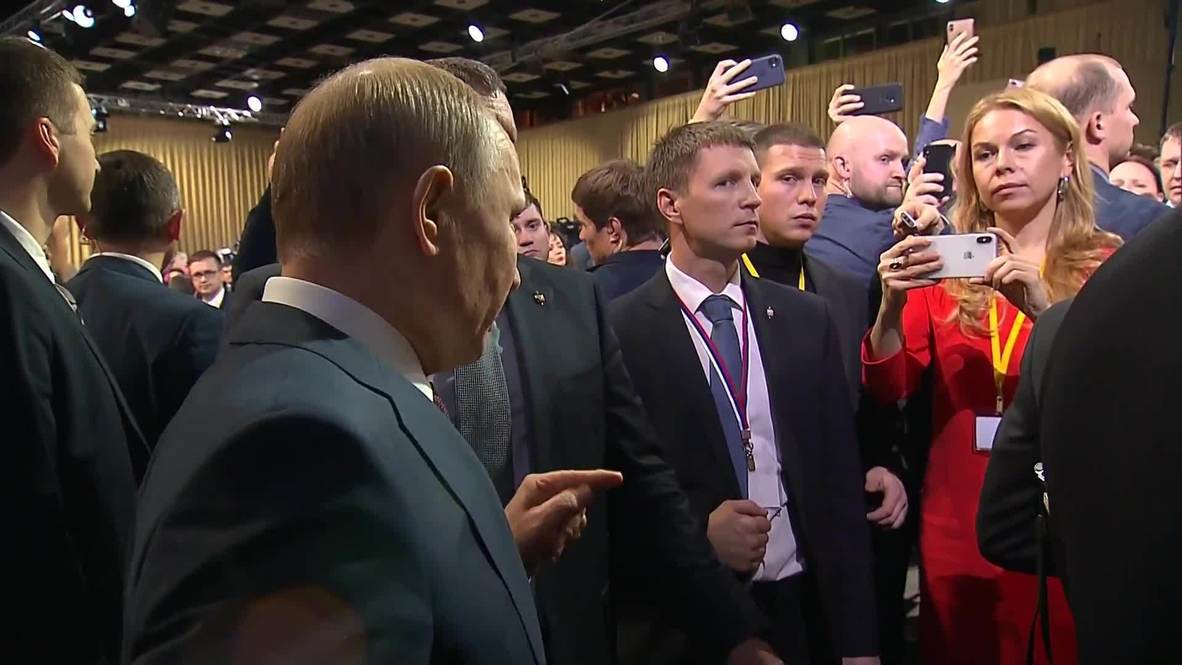 Россия: "Посмотрю " – Владимир Путин пообещал изучить дело участника несанкционированной акции Котова
