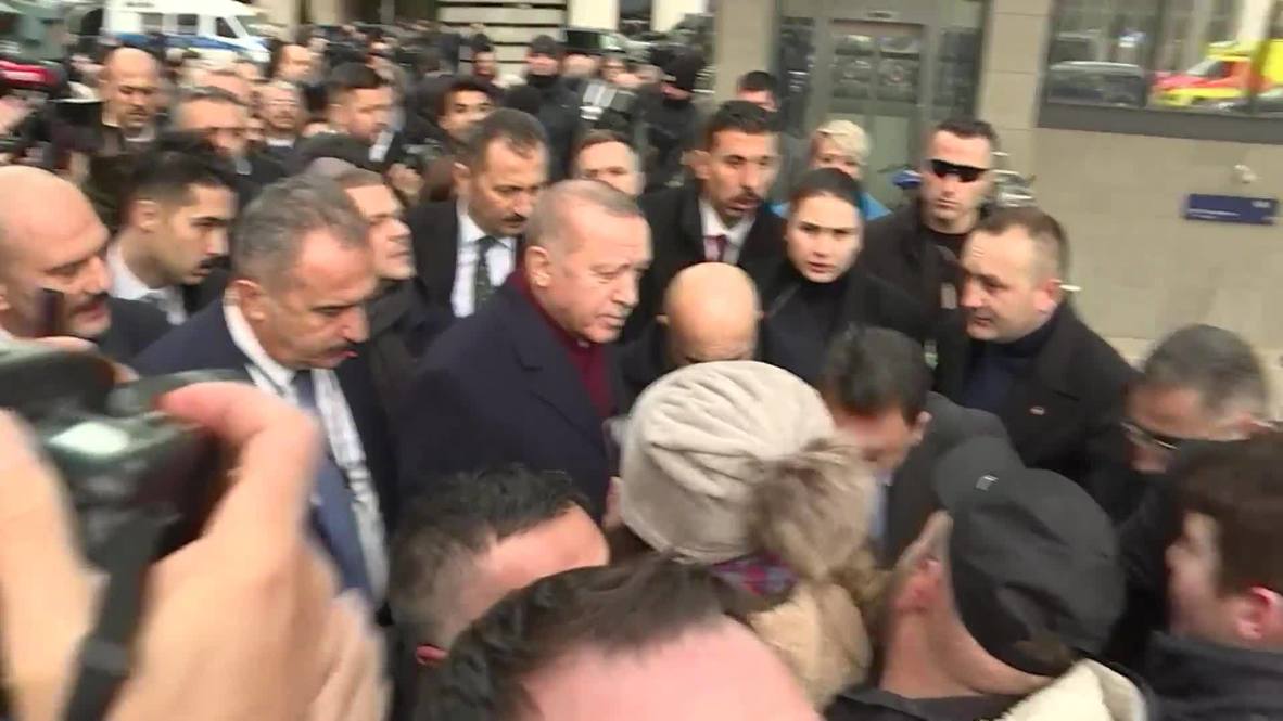 ألمانيا: أنصار أردوغان يحتشدون لاستقباله وسط برلين