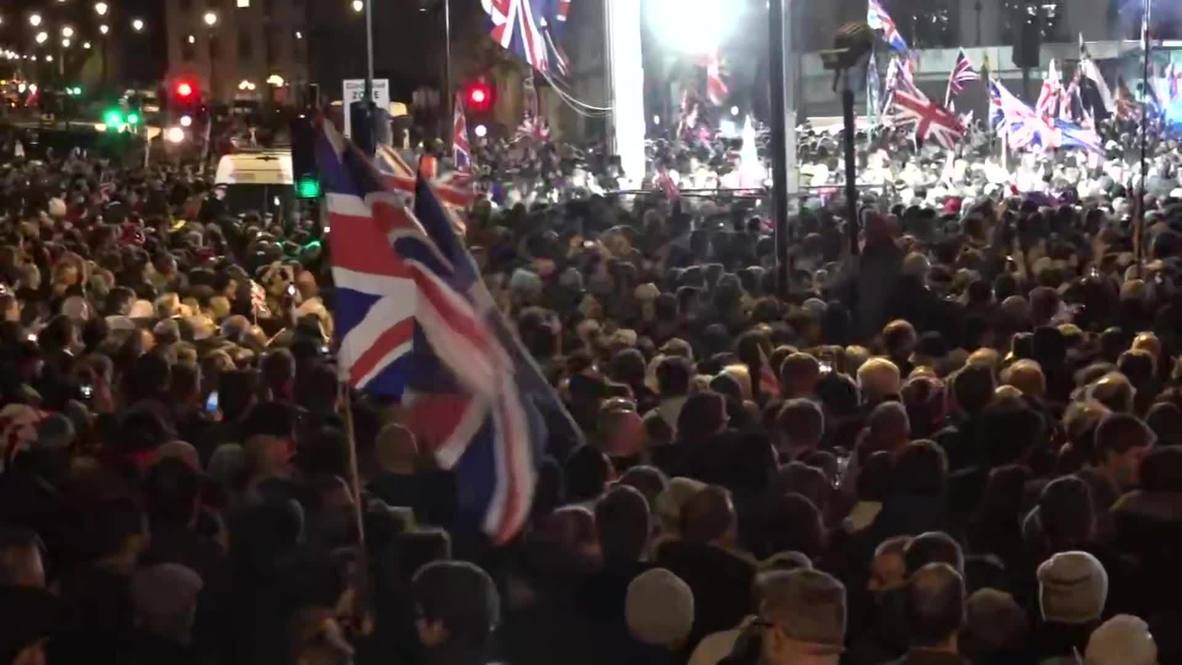 UK: Parliament Square celebrates departure into post-Brexit uncertainty
