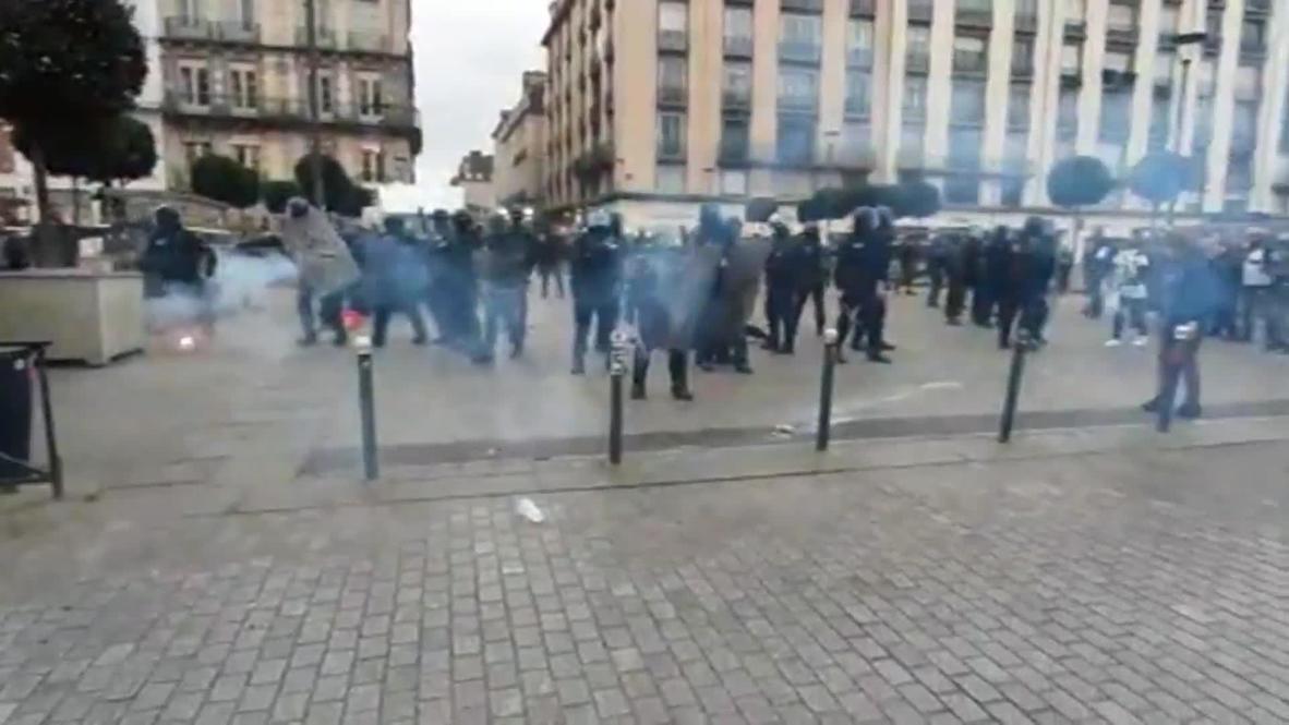 France: Teargas flies as Yellow Vests clash with police in Rennes