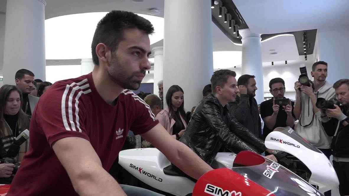 Jorge Lorenzo helps Huawei open second flagship store in Barcelona