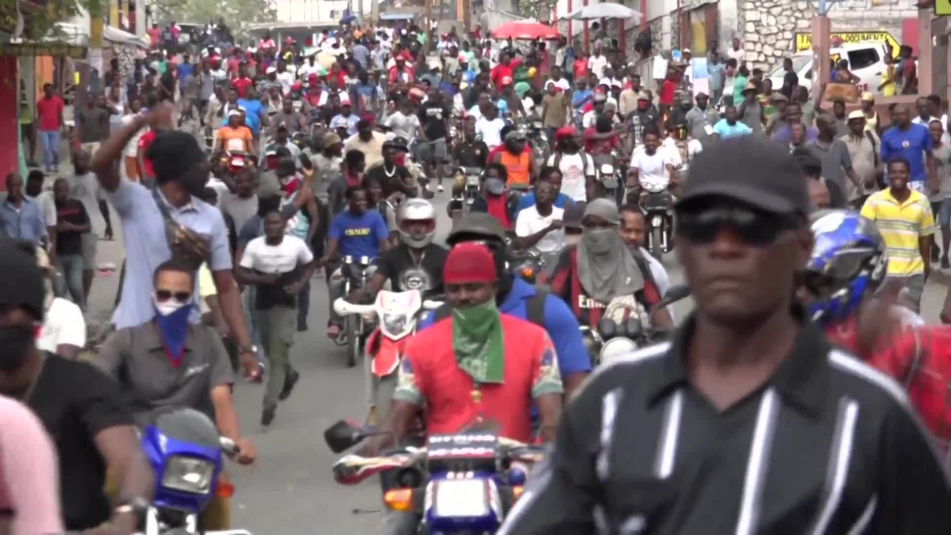 Haiti Protesting Police And Army Exchange Fire Amid Rising Tensions 