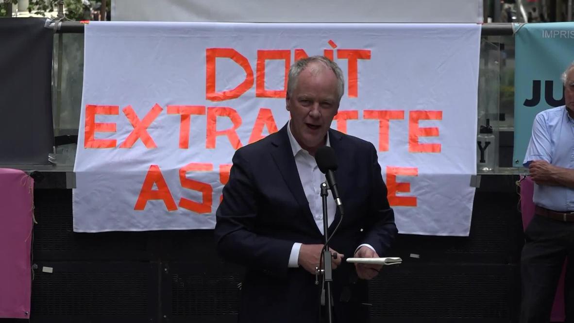 Australia: Famous academics and journalists join Assange supporters at Sydney rally