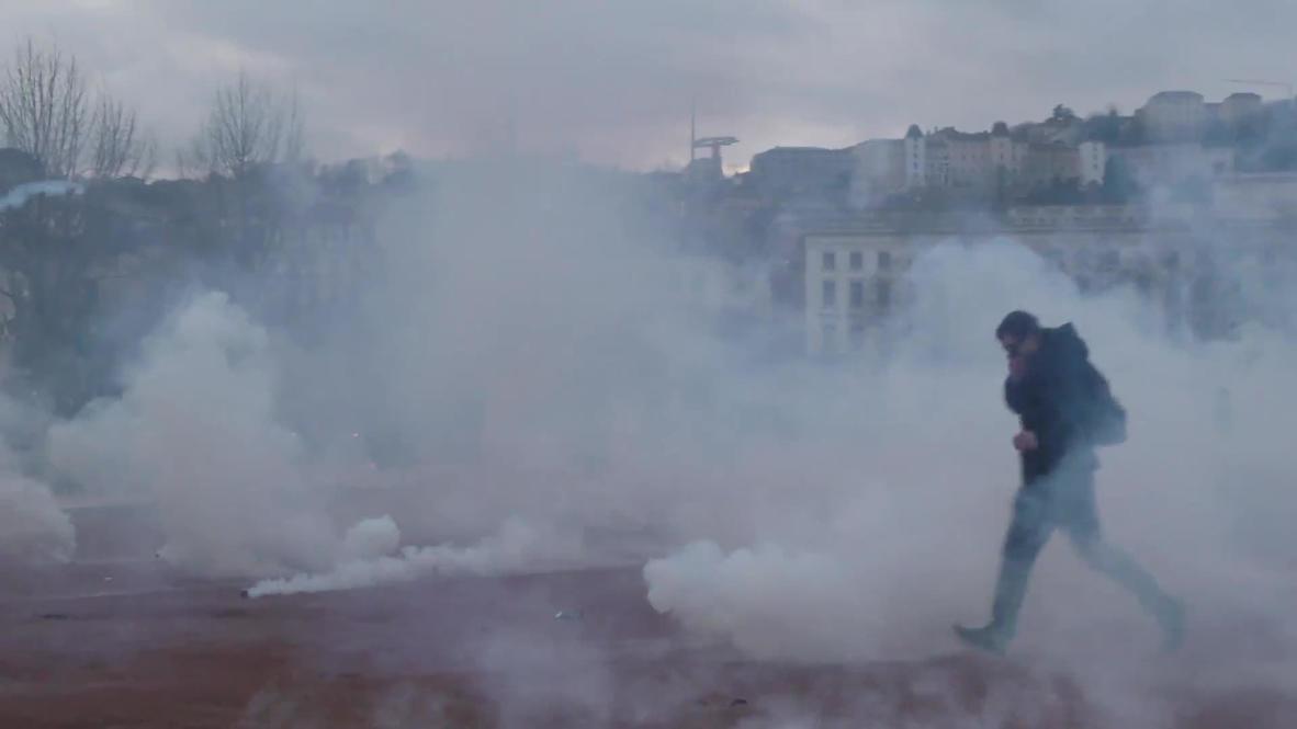 Francia: Protesta de "chalecos amarillos" acaba con heridos en Lyon