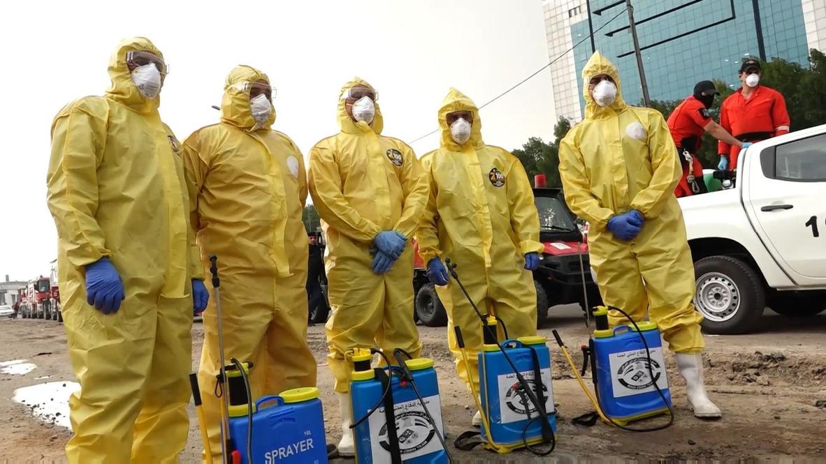 Irak: Sanitarios desinfectan espacios públicos en Bagdad para frenar la propagación del coronavirus