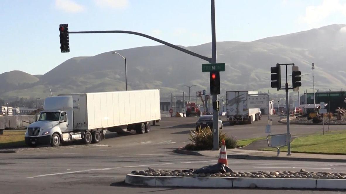 EE.UU.: Fábrica de Tesla sigue abierta a pesar de la orden de refugio de las autoridades locales