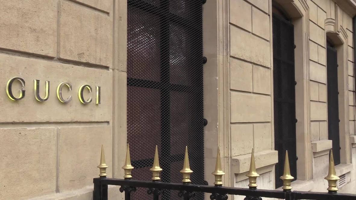 Francia: Las tiendas de lujo de París instalan rejas de seguridad en medio del bloqueo por coronavirus