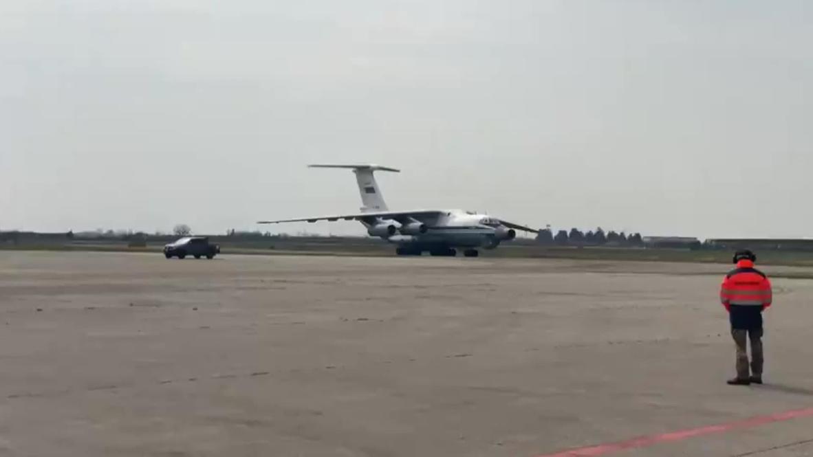 Италия: Российский самолет со спецоборудованием и медикаментами прибыл в Верону